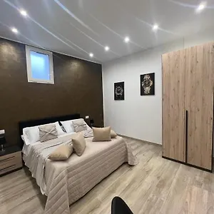 Goldenhouse Napoli